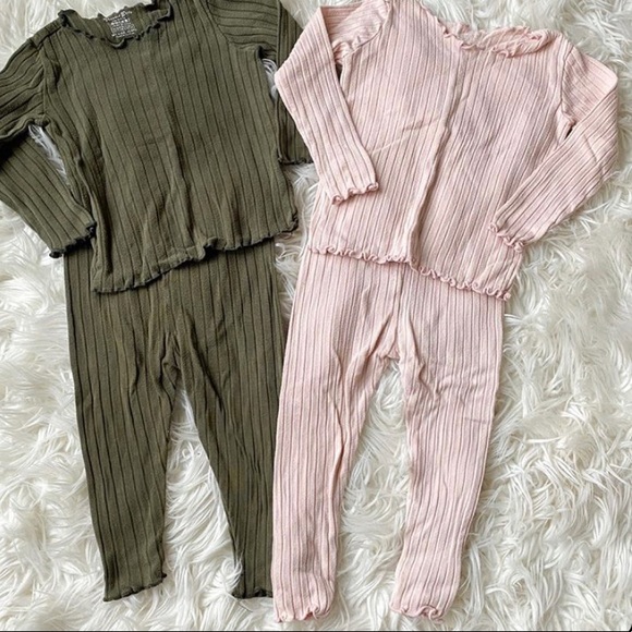 vaenait baby Other - Two pair of toddler pjs